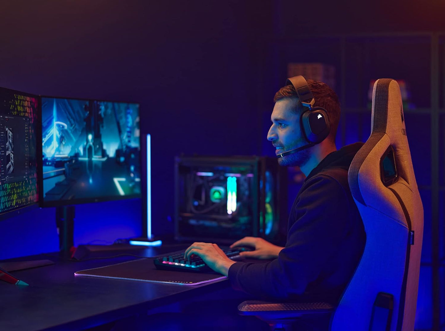 CORSAIR HS80 RGB Wireless Premium Gaming Headset- Carbon